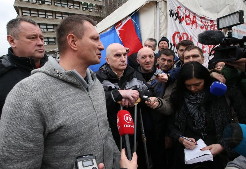 25.02.2015., Braniteljski sator, Zagreb - Konferenciji za medije nazocili Djuro Glogoski, Miriam Kervatin iz udruge blokirani, Sinisa Mastelic predsjednik Udruga branitelja HZ-a i Zoran Erceg, koji se u javnosti ogradio od zahtjeva i prosvjeda u Savskoj. Photo: Robert Anic/PIXSELL