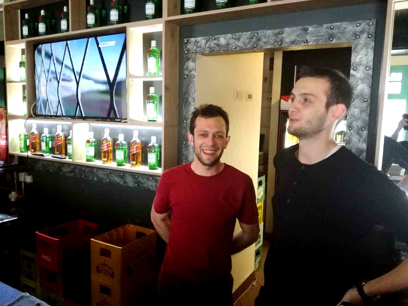 Anonimni kolega i Đuka, Dolce&caffe