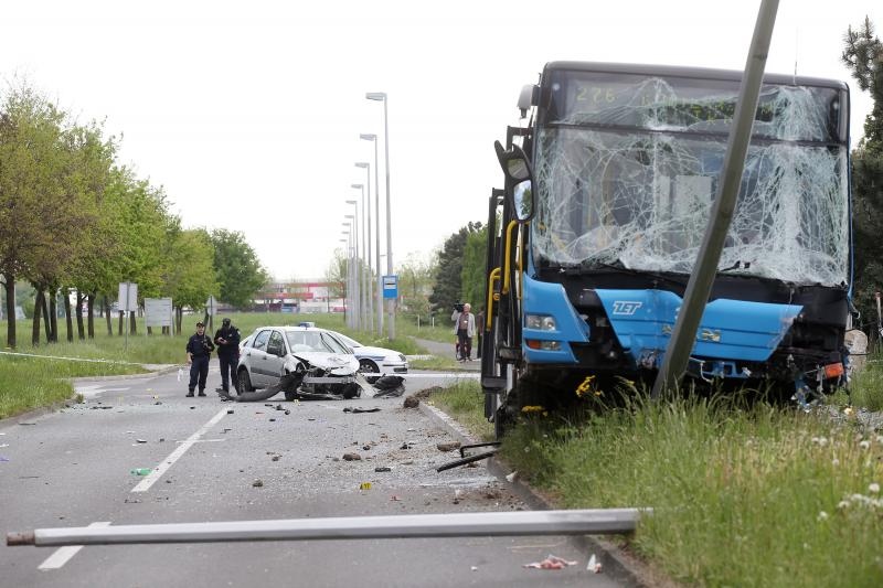 Vozačica sivog Suzukija navodno je oduzela prednost autobusu, foto: Igor Kralj/PIXSELL