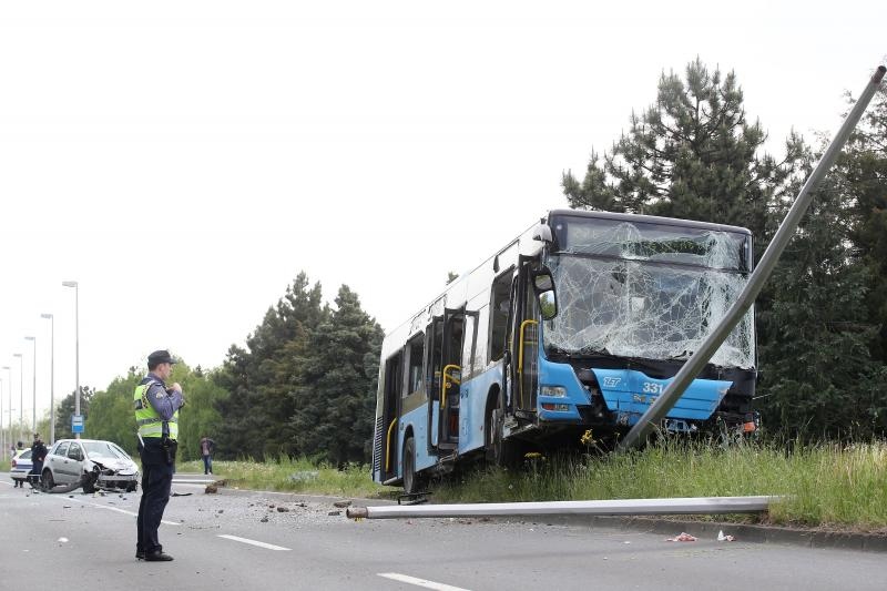 Stanje autobusa svjedoči o silini udarca, foto: Igor Kralj/PIXSELL