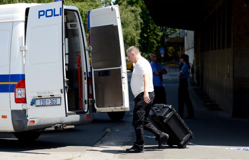 05.07.2015., Zagreb - Pljacka poslovnice Poste u Branimirovoj 4, policija na mjestu zlocina