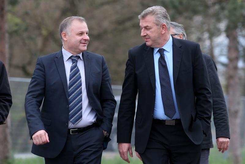 09.04.2015., Zagreb - U policijskoj akademiji odrzana svecana primopredaja 50 vozila bez policijskih obiljezja nabavljenih u okviru projekta Schengen Facility Fund za potrebe ucinkovitog rada granicne policije na vanjskoj granici Republike Hrvatske. Ministar unutarnjih poslova Ranko Ostojic i ravnatelj policija Vlado Dominic. Photo: Slavko Midzor/PIXSELL