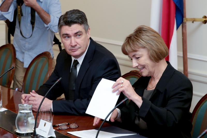 Premijer Zoran MIlanović sastao se s predsjednicima klubova parlamentarnih stranaka kako bi raspravili i usvojili zaključke vezane uz granični spor sa Slovenijom i arbitražni skandal. 