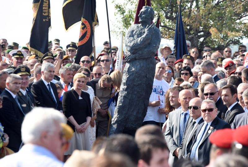 Na kninskoj tvrđavi otkriven je spomenik prvom hrvatskom predsjedniku dr. Franji Tuđmanu. Foto: Hrvoje Jelavić/PIXSELL