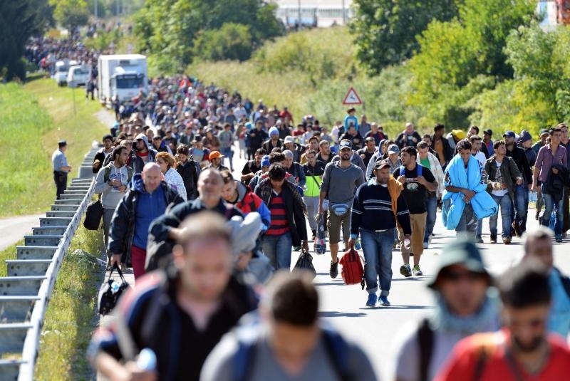 Vlak prepun migranata oko 13:30 stigao je na željeznički kolodvor Botovo. Nakon iskrcaja migranti su se uputili na nekoliko stotina metara udaljen granični prijelaz u Mađarskoj.