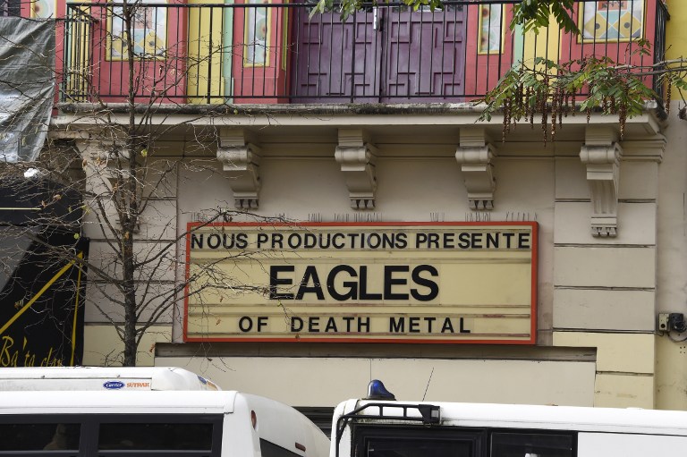 Ploča s najavom nastupa benda Eagles of Death Metal u dvorani Bataclan