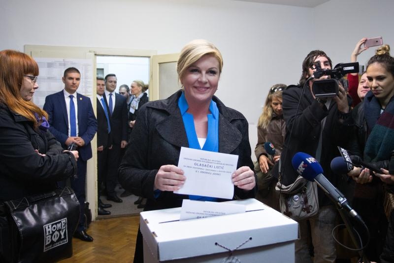 Predsjednica RH Kolinda Grabar Kitarović glasuje na parlamentarnim izborima na biračkom mjestu u Bauerovoj 21.
