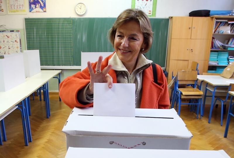 Vesna Pusić, predsjednica HNS-a, na glasačkom mjestu u OŠ. Dr. Ivan Merz u Zagrebu obavila je glasovanje na parlamentarnim izborima. Jurica Galoić/PIXSELL