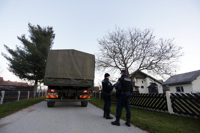 Slovenska vojska započela je s postavljanjem ograde duž granice s Hrvatskom, koja bi trebala poslužiti kontroliranom ulasku izbjeglica u državu. Foto: Borna Filić/PIXSELL