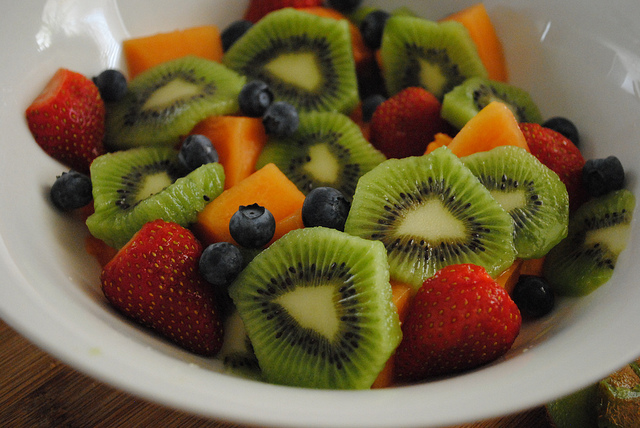 Ako jedemo više od 5 porcija voća dnevno, a uz to i procesuiranu hranu, povećava se leptin