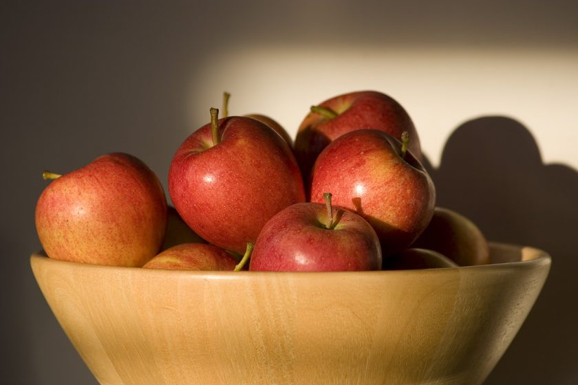 Jabuka ima manje od 100 kalorija pa je dobar popodnevni ili večernji desert