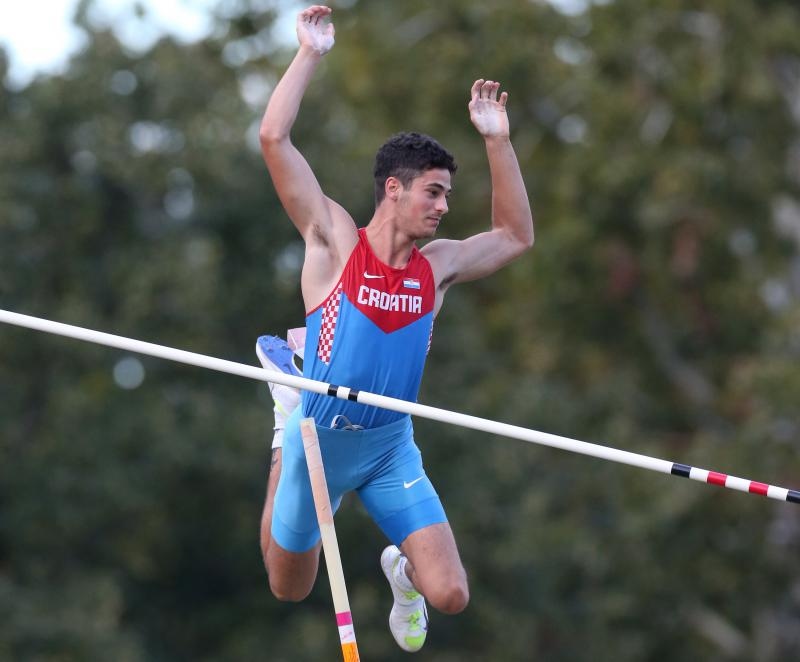 Ivan Horvat (skok s motkom) - SP Peking 22-30.8.2015. - kvalifikacije - 9 mjesto 570 cm
