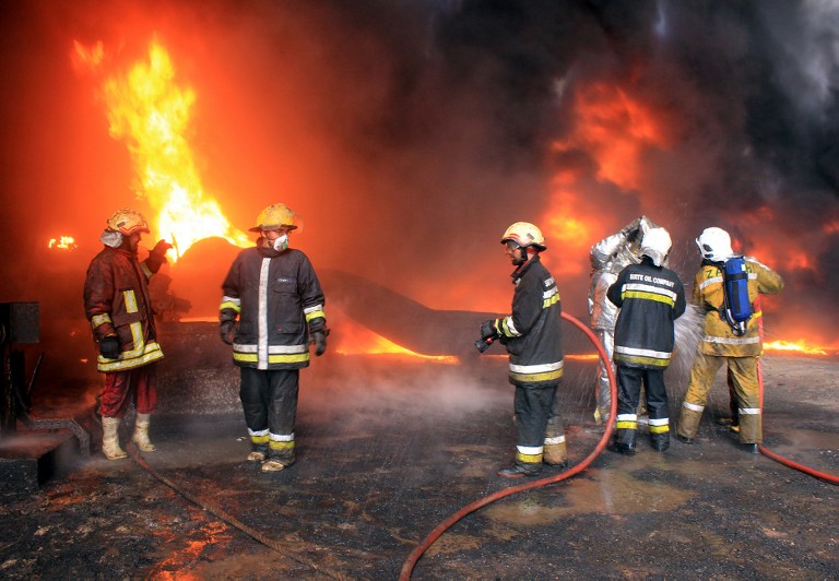 Radnici na naftnoj platformi u Libiji pokušavaju ugasiti požar