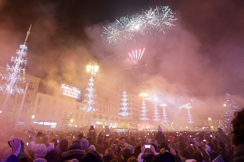 01.01.2016., Zagreb - Na Trgu bana Josipa Jelacica organiziran je svecani docek Nove godine uz koncert.
Photo: Borna Filic/PIXSELL