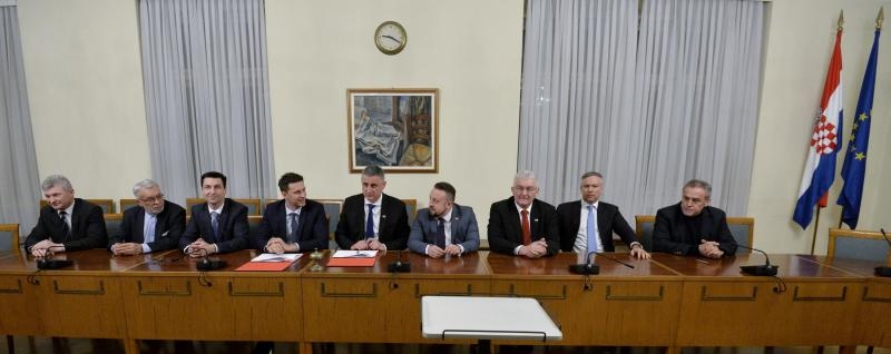 Sporazum s Mostom i HDZ-om potpisao je i Bandić