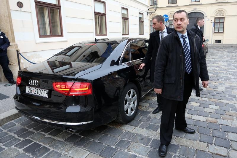  Premijer Tihomir Orešković dolazi u Banske dvore