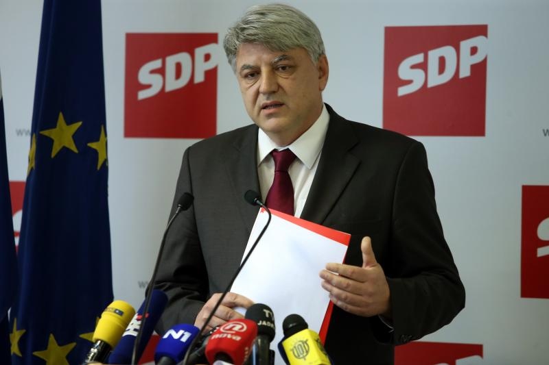 Zlatko Komadina, Milanovićev protukandidat za predsjednika SDP-a