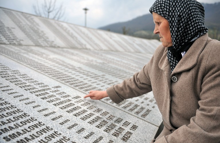 Spomenik žrtvama u Srebrenici