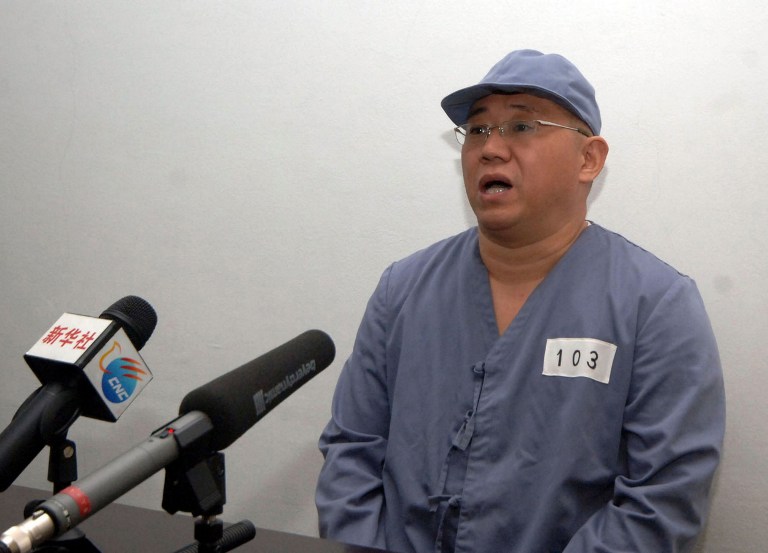 This picture taken by North Korea's official Korean Central News Agency (KCNA) on January 20, 2014 shows US citizen Kenneth Bae, jailed in North Korea for more than a year, being interviewed by local and foreign reporters at the Pyongyang Friendship Hospital in Pyongyang. Bae appealed to go home at a brief news conference in Pyongyang on January 20, reports said. AFP PHOTO / KCNA via KNS REPUBLIC OF KOREA OUT THIS PICTURE WAS MADE AVAILABLE BY A THIRD PARTY. AFP CAN NOT INDEPENDENTLY VERIFY THE AUTHENTICITY, LOCATION, DATE AND CONTENT OF THIS IMAGE. THIS PHOTO IS DISTRIBUTED EXACTLY AS RECEIVED BY AFP. ---EDITORS NOTE--- RESTRICTED TO EDITORIAL USE - MANDATORY CREDIT "AFP PHOTO / KCNA VIA KNS" - NO MARKETING NO ADVERTISING CAMPAIGNS - DISTRIBUTED AS A SERVICE TO CLIENTS / AFP / KCNA / KCNA VIA KNS