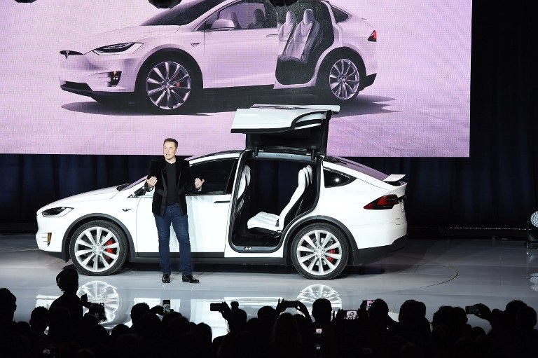 Tesla CEO Elon Musk speaks at the Model X launch event in Femont, California on September 29, 2015. AFP PHOTO/SUSANA BATES / AFP PHOTO / SUSANA BATES