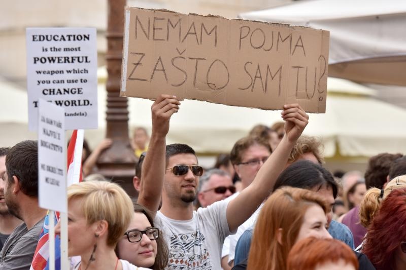 Zadar - Prosvjed podrške Cjelovitoj kurikularnoj reformi na Narodnom trgu, Dino Stanin/PIXSELL