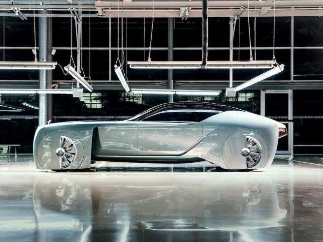 1-the-rolls-royce-vision-100-concept-car-is-stunning-in-a-lot-of-ways-but-it-definitely-has-some-unusual-design-features-like-its-box-shaped-wheel-area