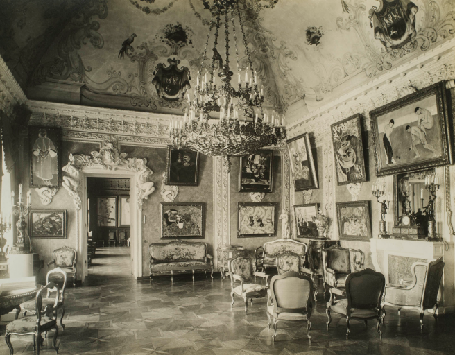Interijer Trubeckojeve palače dekoriran dijelom Ščukinove kolekcije