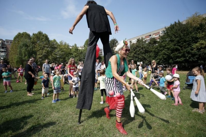 10.9.2016., Zagreb - U parku Trnjanska Savica odrzan je prosvjedni skup Obrani park, za ocuvanje parka u njegovom sadasnjem obliku, protiv bilo kakve gradnje te za pronalazenje primjerene lokacije za gradnju crkve. Photo: Petar Glebov/PIXSELL