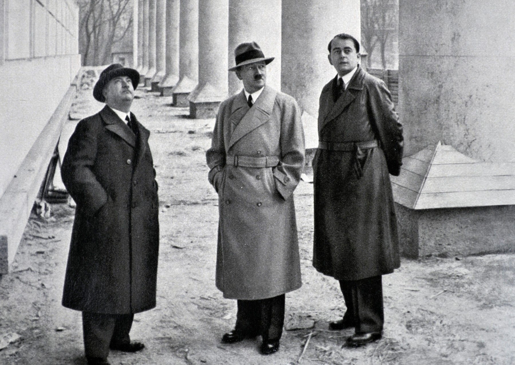 Hiler s profesorom Gallom i Speerom u Berlin 1937. Profimedia, United Archives