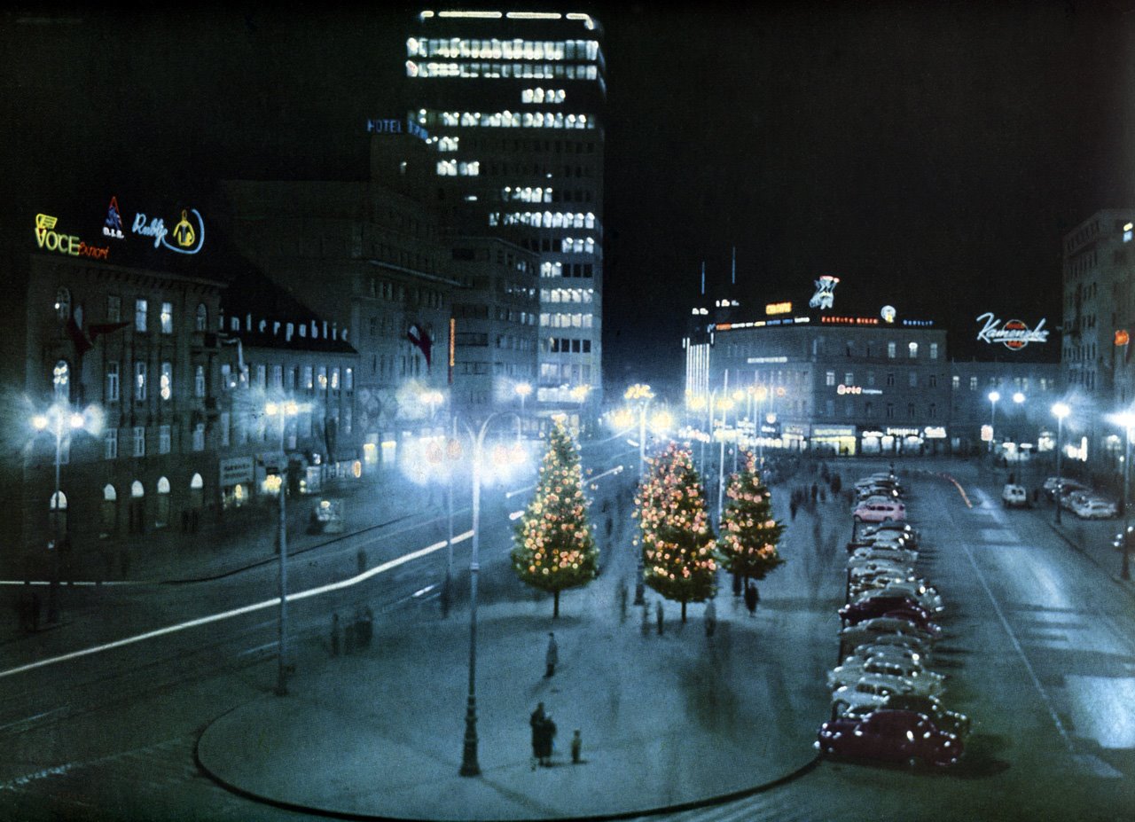 Trg Republike u novogodišnjoj noći 1965. godine 