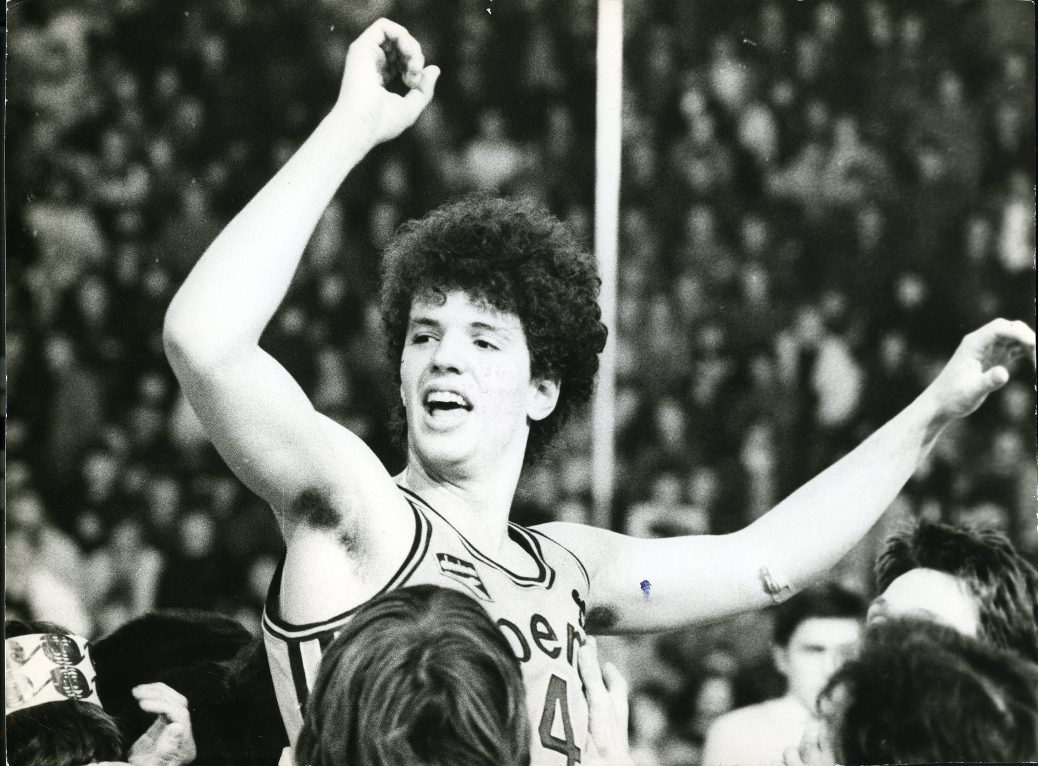 Prije 25 godina poginuo je Dražen Petrović. Donosimo fotografije svih ...