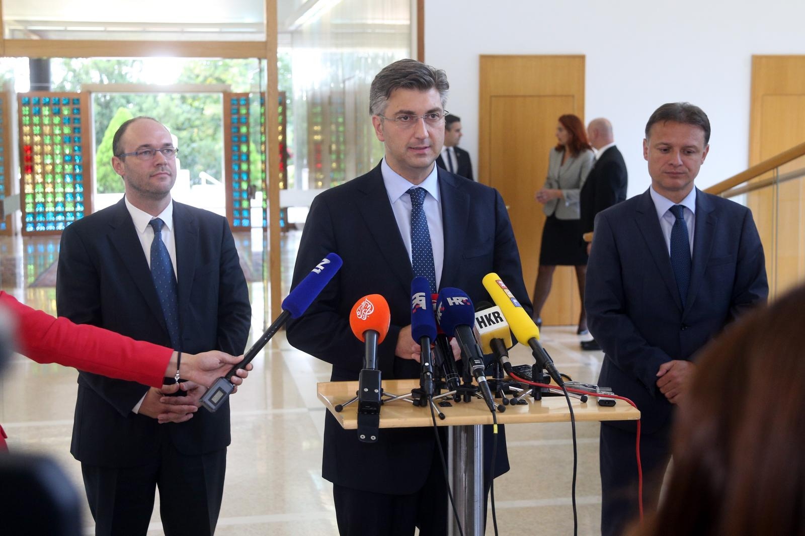 Godina 2016.; netom prije nego što je postao premijer, Jandroković se priljubio i uz Plenkovića