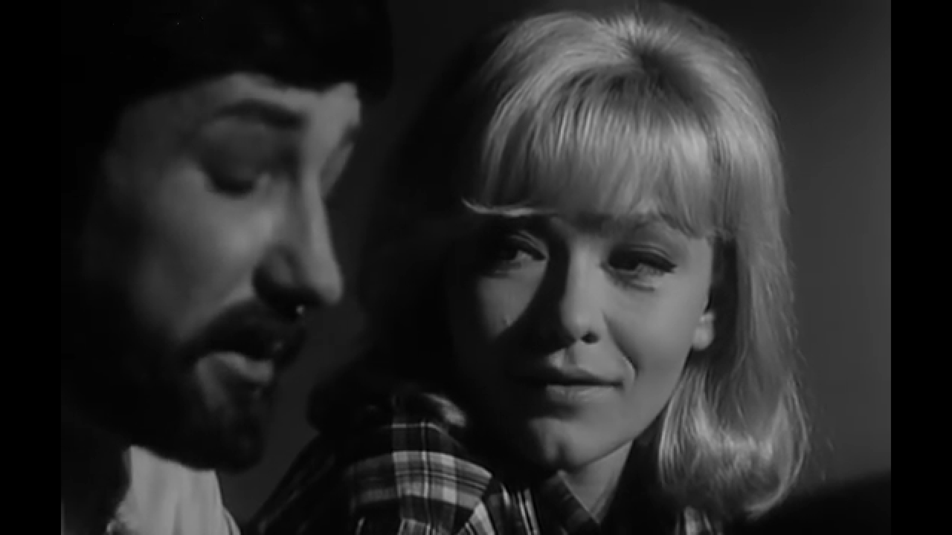 U drami Rondo, koja je snimljena 1966. pod režijom Zvonimira Berkovića, Dravić je ponovno imala glavnu žensku ulogu. Glumila je Nedu, a uz nju glume Relja Bašić i Stevo Žigon. Za film su govorili da se ističe neobično modernim stilom, a proglašen je jednim od najboljih hrvatskih filmova svih vremena 1999. godine.