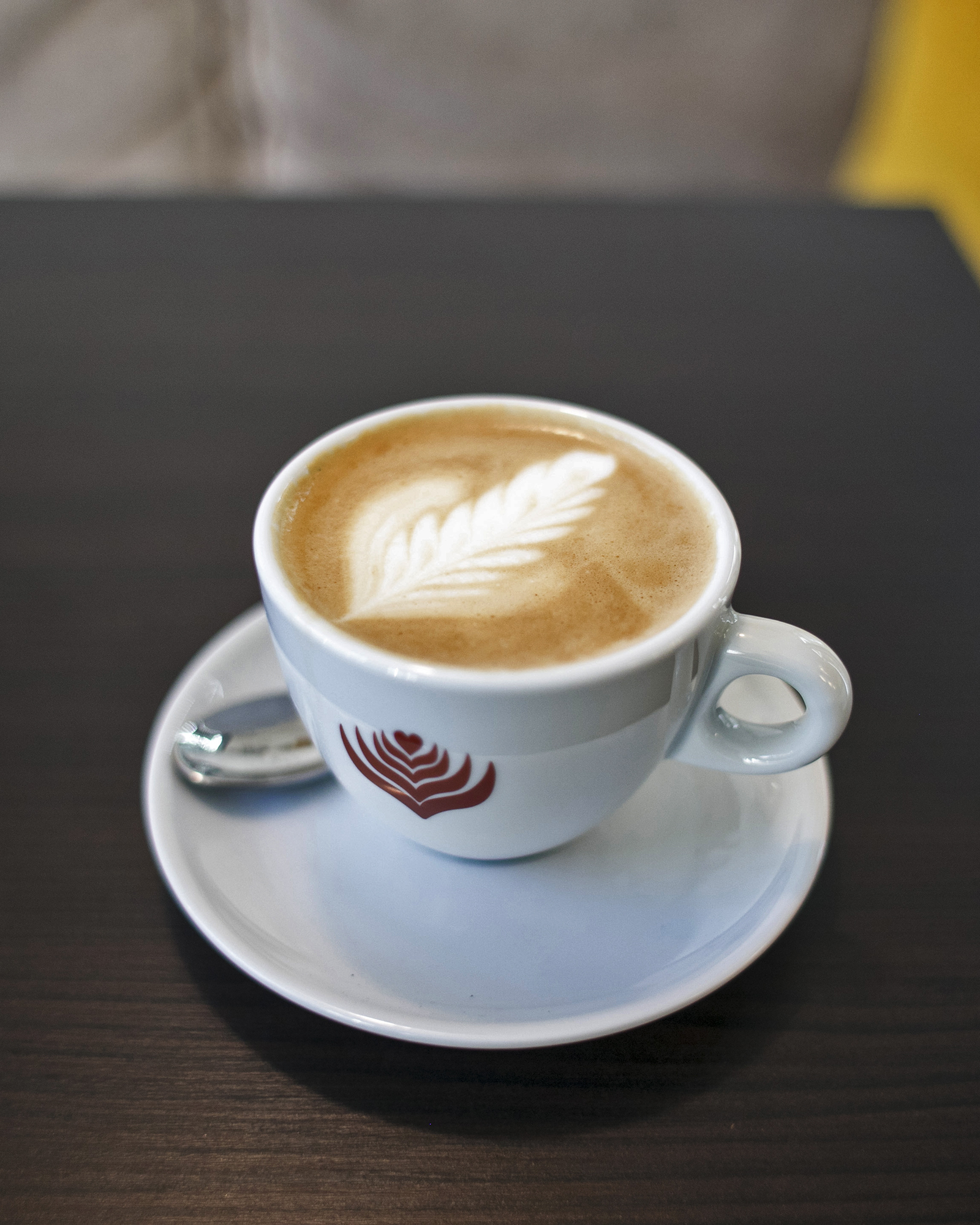 Prije godinu dana, priča, uveli su i craft kavu Lively Roasters iz Zagreba.  Izradili su blend kave baš za njihove slastičarnice koji se slaže s njihovim kolačima. 