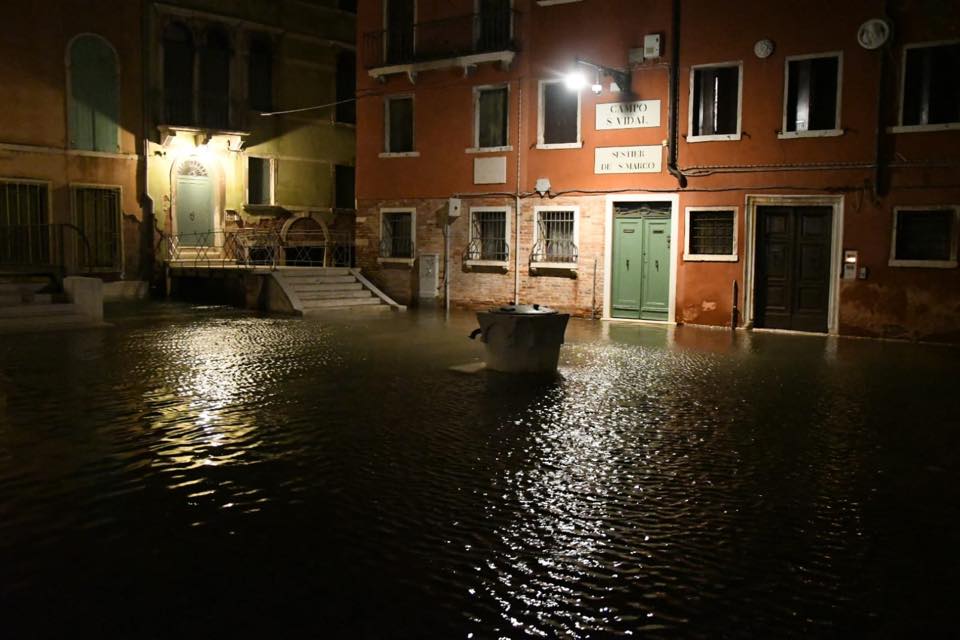Poplave su grad zadesile u noći s nedjelje na ponedjeljak.
