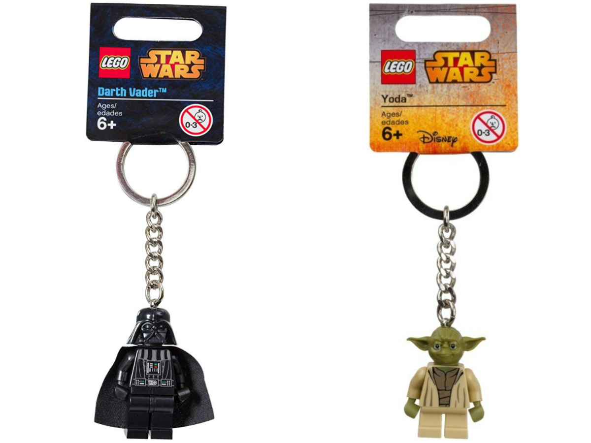 Vjerojatno su sasvim dobre šanse da osoba koju trebate darivati voli Star Warse. Jer hej, tko ne voli? Zato bi fora poklon mobao biti neki od Lego privjesaka koje smo pronašli u trgovini brick.hr.
<br>
<br>
Maleni privjesak lika Yoda prodaje se za <a href="https://brick.hr/teme/lego-star-wars/privjesak-za-kljuceve-yoda-2015-853449.html"><b><u>39,99 kuna</u></b></a>, dok je Darth Vader nešto skuplji, <a href="https://brick.hr/teme/lego-privjesci-za-kljuceve/darth-vader-privjesak-sa-svijetiljkom-LGL-KE7.html"><b><u>71,99 kuna</u></b></a>.