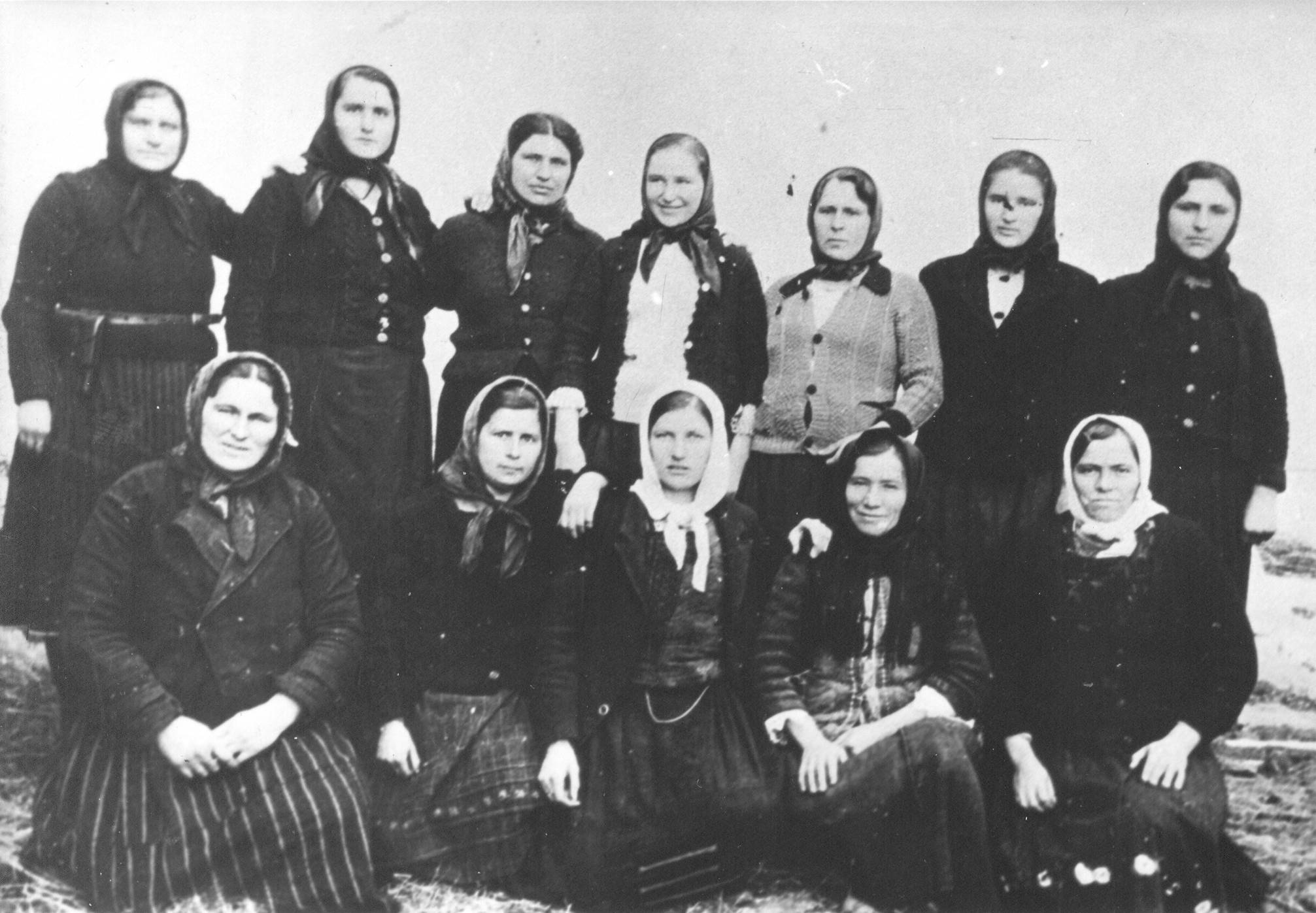 AFŽ se borio protiv utabanih patrijarhalnih i rodnih stereotipa, a krajnji rezultat njihove borbe bilo je ustavno izjednačavanje statusa žena sa statusom muškaraca. Žene su pravo glasa u Jugoslaviji dobile već 1945. godine, dok primjerice, u Švicarskoj nisu do 1972. godine.
<br>
<br>
Na slici je AFŽ u Pustoj Reci, 1943. godina