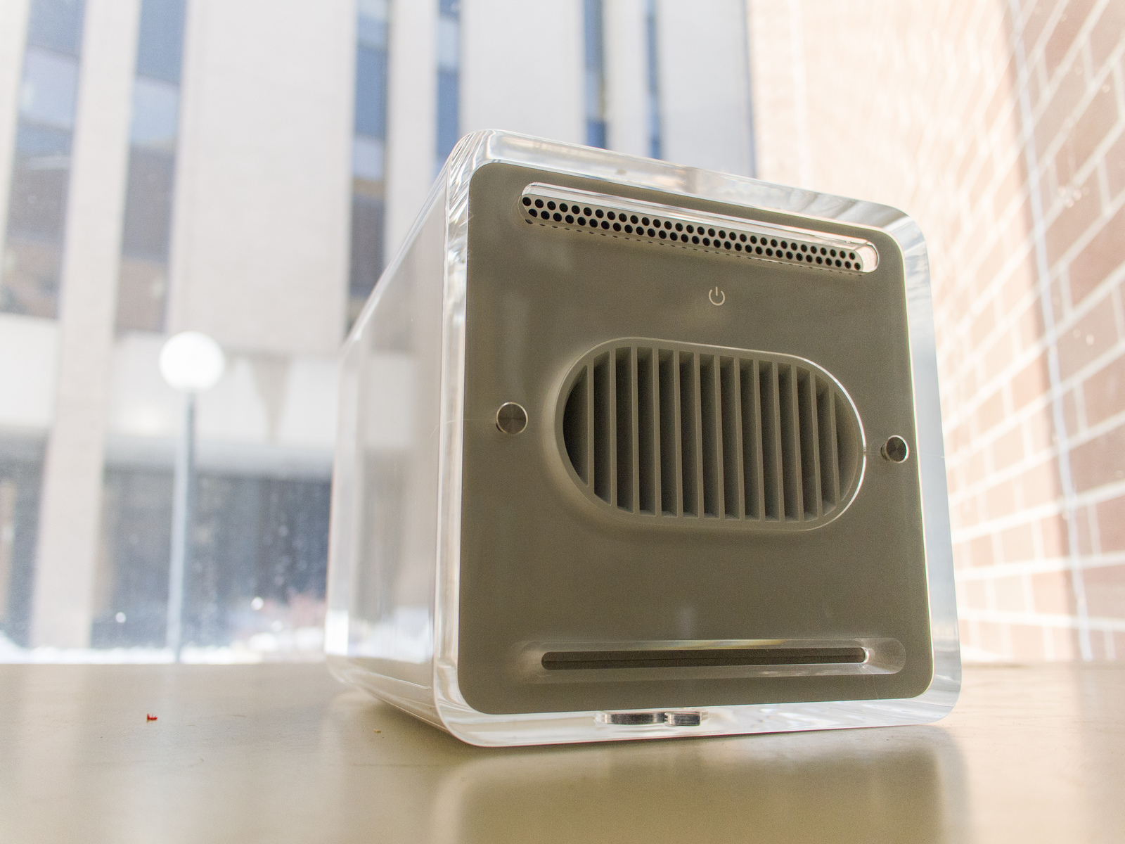 Premda se PowerMac Cube danas smatra jednim od većih Appleovih neuspjeha, mnogi Appleovi obožavatelji danas Cube smatraju pravim malim umjetničkim djelom. Tada, maleno računalo je bilo preskupo, s raznim problemima poput pregrijavanja.