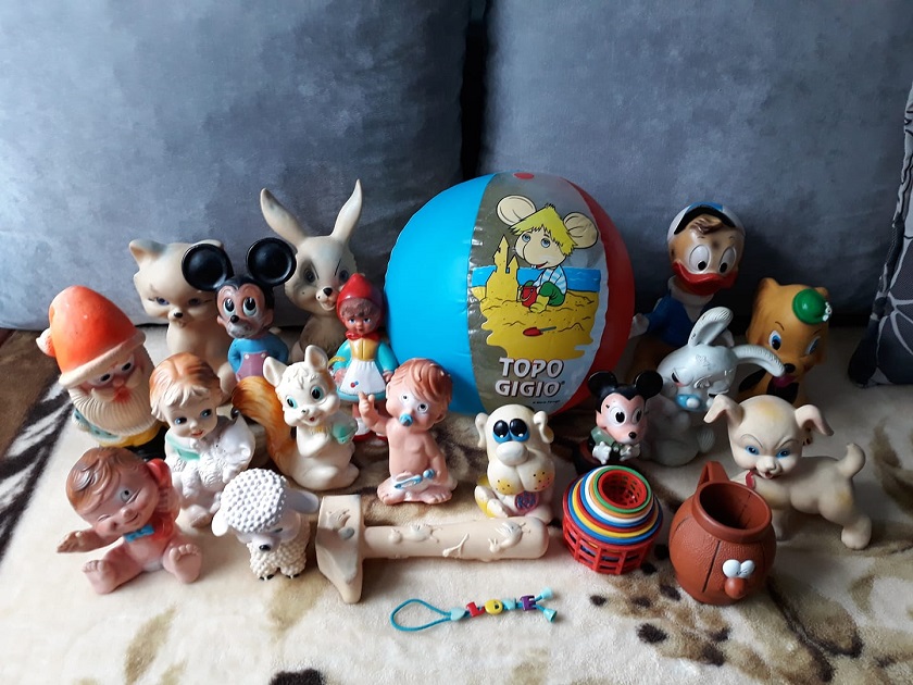 Kolekcija igračaka od 60-ih do 90-ih.