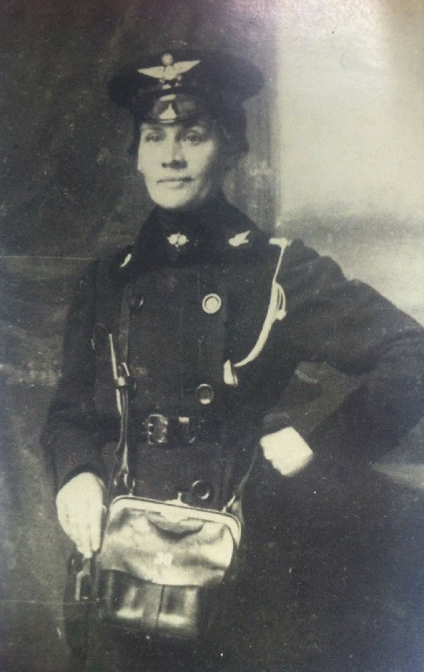 Paula Landsky, rođena 1880. godine, prva zagrebačka . kondukterka. Tim poslom počela se baviti nakon što je njezin suprug bio mobiliziran u Prvom svjetskom ratu. Nakon rata obitelj se preselila u Đurđevac.