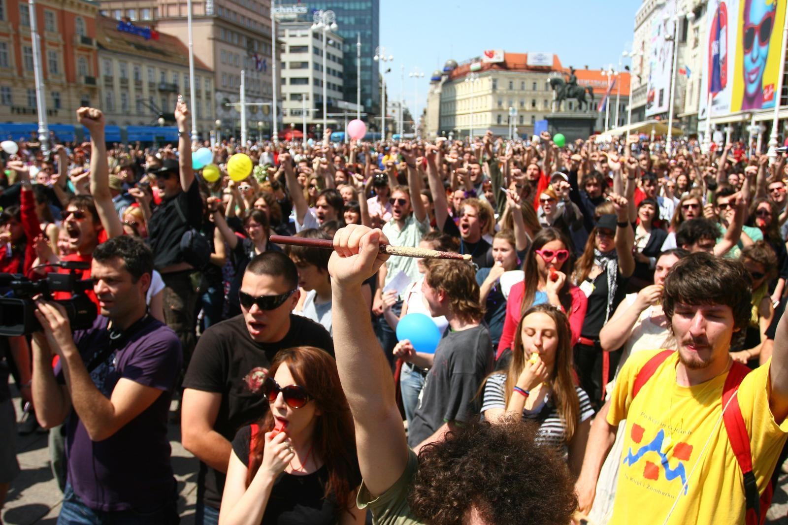 Prosvjed je krenuo od Filozofskog fakulteta prema Trgu bana Jelačića 

