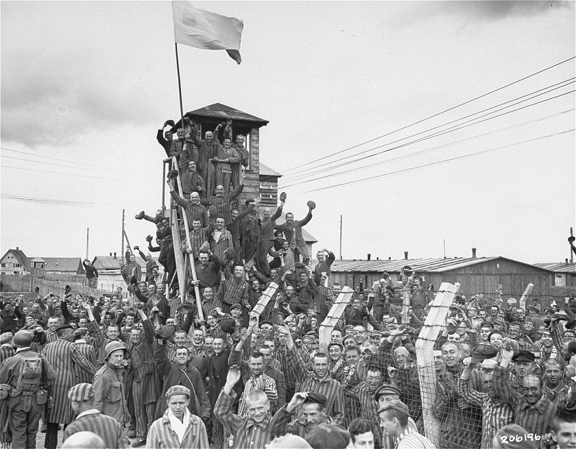 Tri dana prije oslobođenja oko sedam tisuća logoraša natjerano je u "Marš smrti" prema Alpama, put na kojem su mnogi poginuli