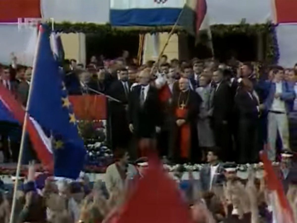 Tijekom svečanosti na Trgu bana Jelačića, koji se tada još zvao Trg Republike, predsjednik Tuđman je u kolijevku položio kruh, pero i zlatni dukat, kao simbole života, blagostanja, znanja, kulturnog napretka i bogatstva, a kolijevku je blagoslovio kardinal Kuharić.