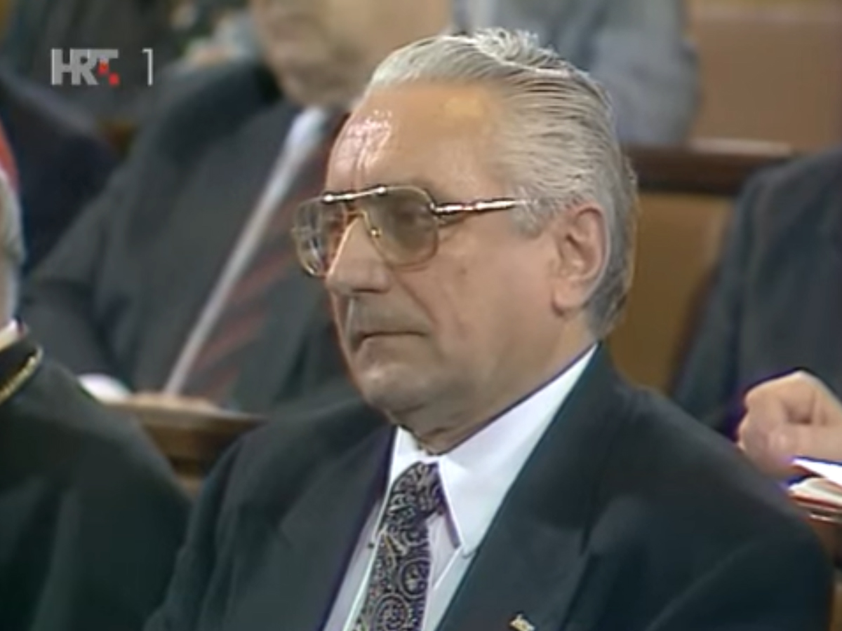 Na prvim višestranačkim izborima u proljeće 1990., poslije dva kruga glasanja, HDZ je pod vodstvom Franje Tuđmana dobio uvjerljivu saborsku većinu.