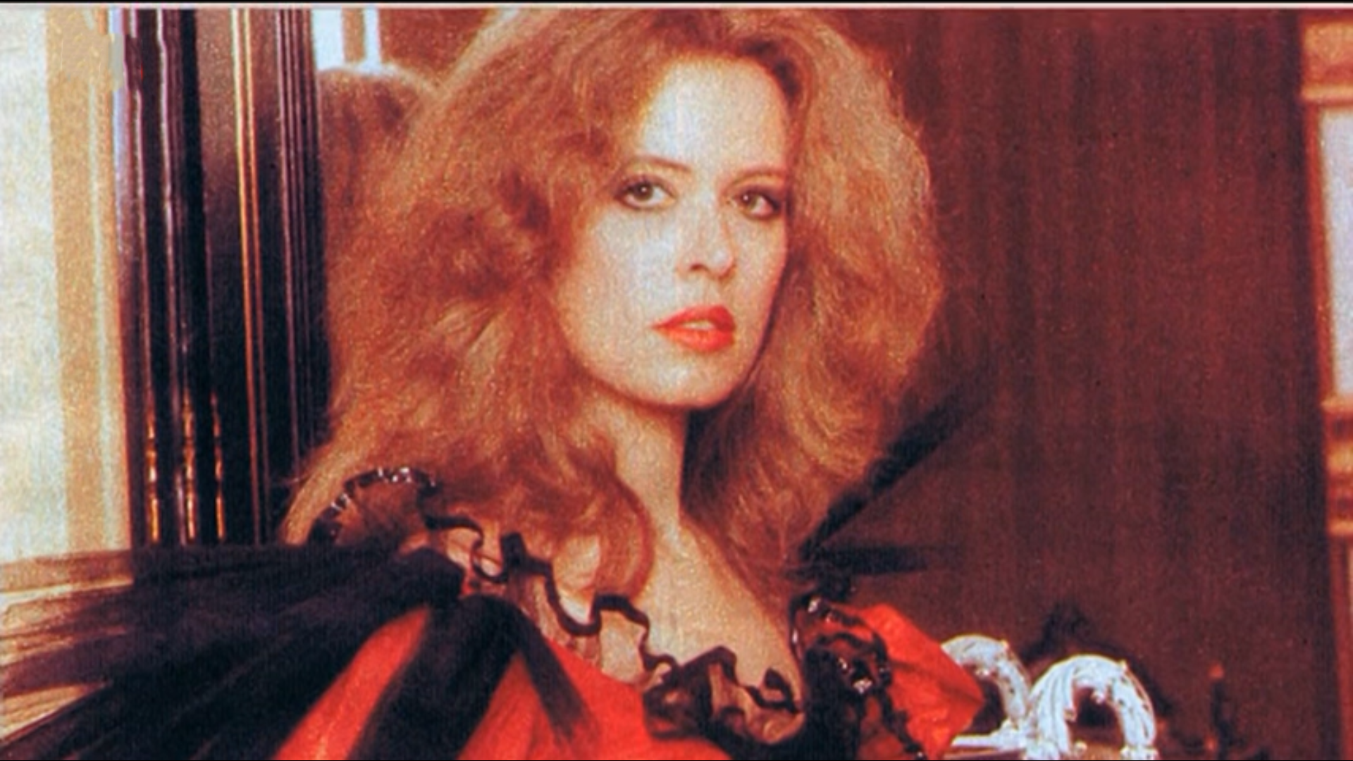 S histrionima je u Zagrebu 1987. godine glumila Kontesu Neru iz romana Grička Vještica Marije Jurić Zagorke.