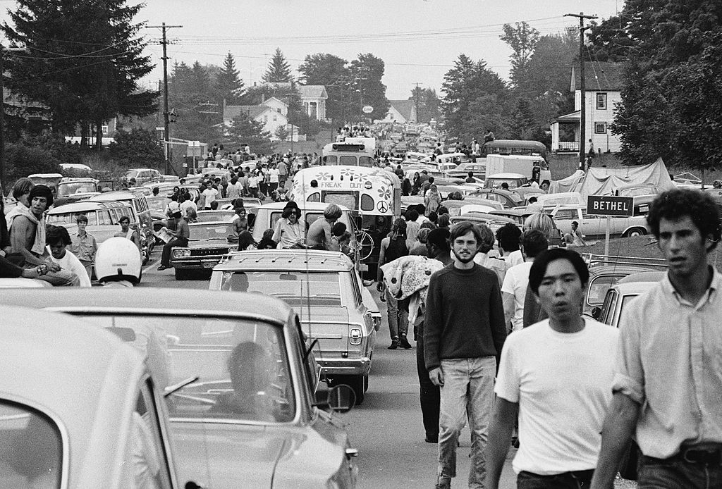 Usprkos blatu i upozorenjima o lošem LSD-ju, mit o Woodstocku živi i dalje. Festival se slavi kao svjetionik nade u turbulentnim 60-im godinama obilježenima atentatima, nemirima i Vijetnamskim ratom. 