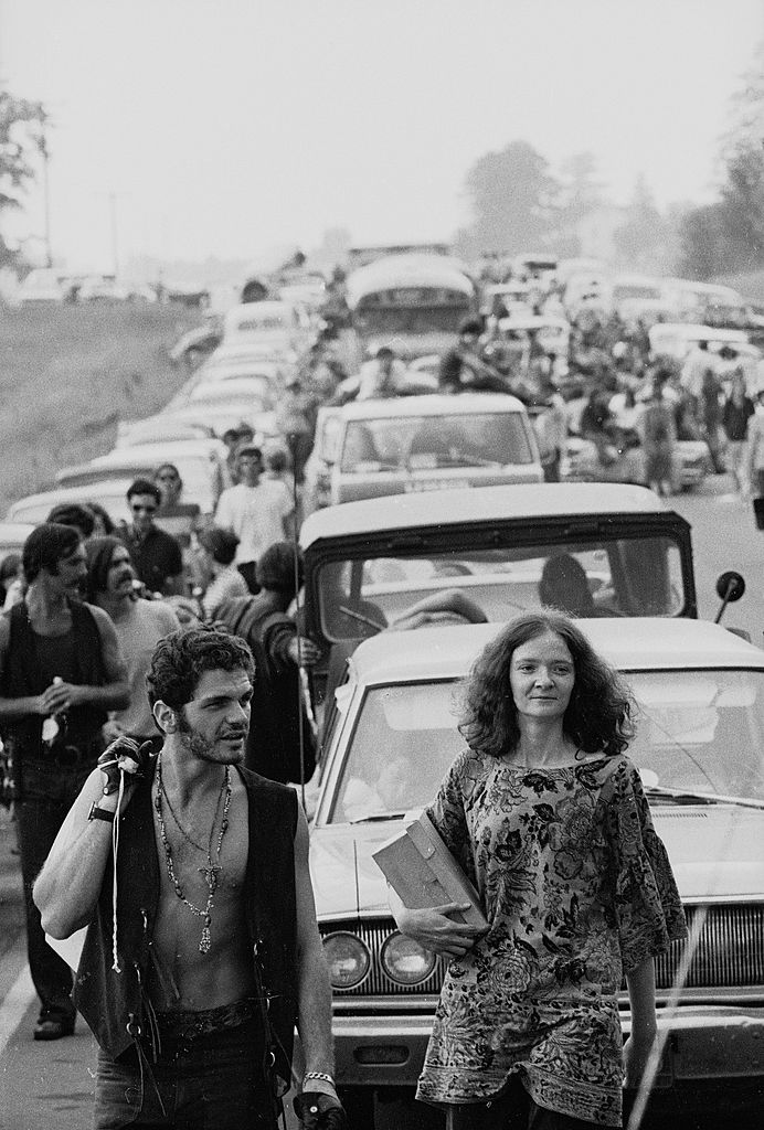 Pokretači festivala nisu imali izbora nego proglasiti da će Woodstock, kao i ljubav, biti besplatan. 

