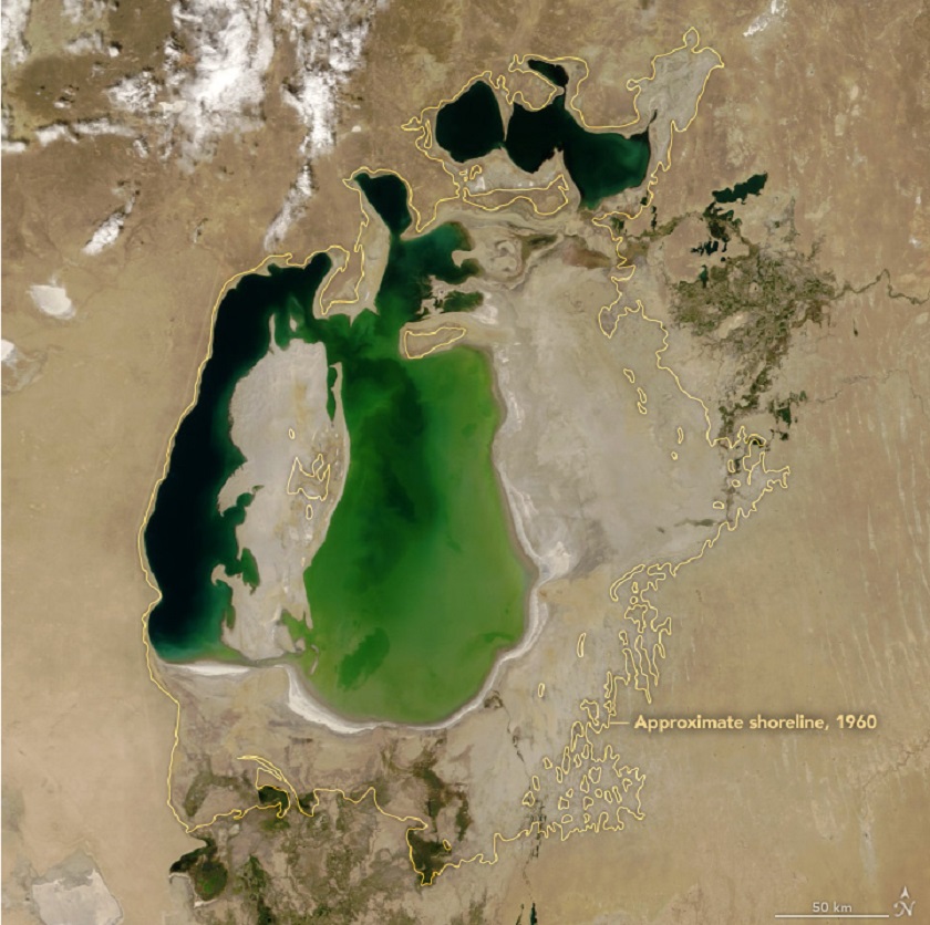 Aralsko jezero između Kazahsatana i Uzbekistana 2000. godine.