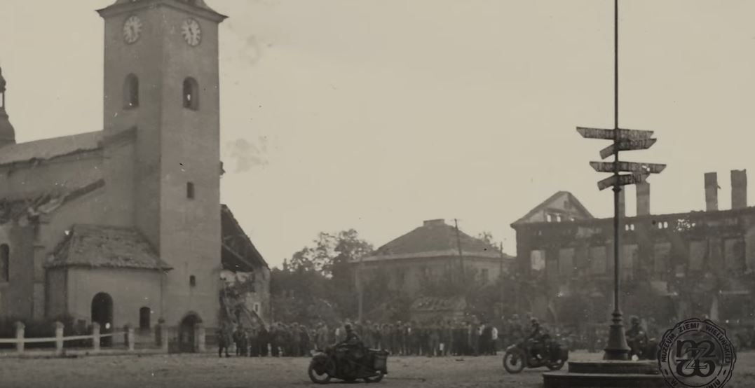 Židovi koji su preživjeli bombardiranje prvo su odvedeni u wielunski geto, a poslije u koncentracijske logore Chelmno i Nerem, gdje su pobijeni u plinskim komorama.