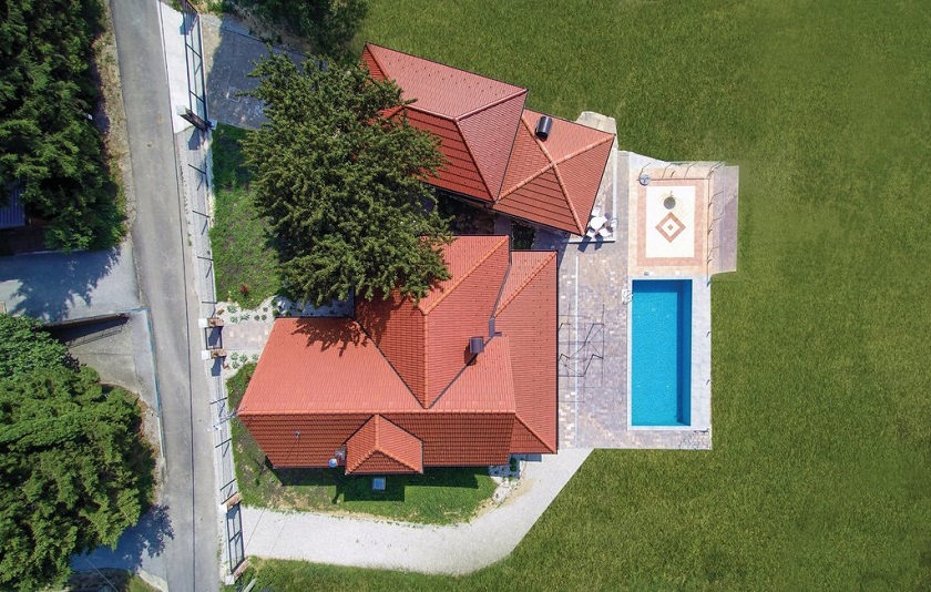 Kuća za odmor Moons Fery nalazi se u Železnoj Gori, naselju u općini Štrigova.
